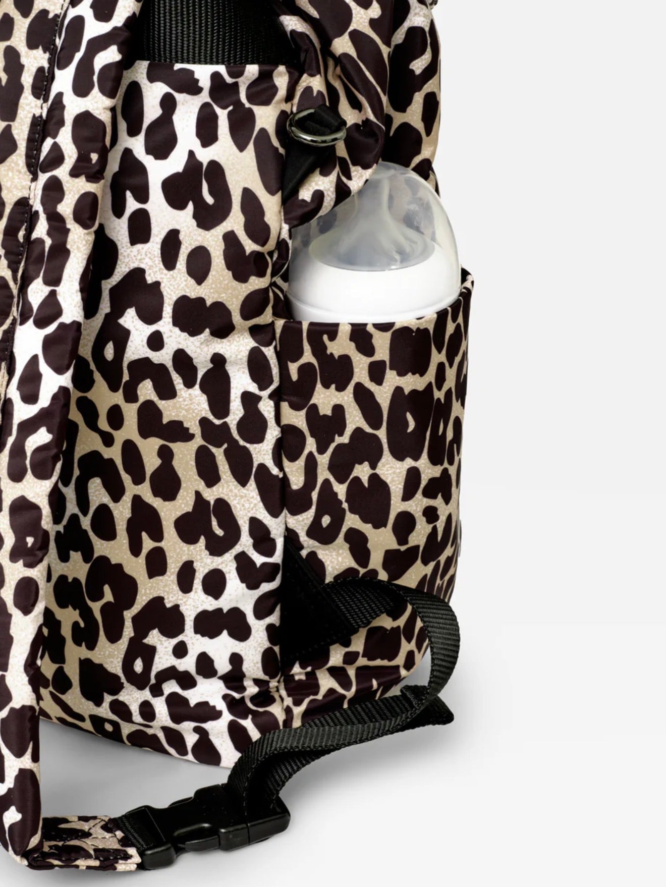 Finnson ELISE Eco Changing Backpack with Changing Mat - Leopard